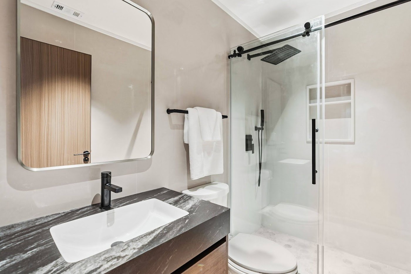 翻新后：525 E Avenida San Juan, San Clemente, CA，照片 26
