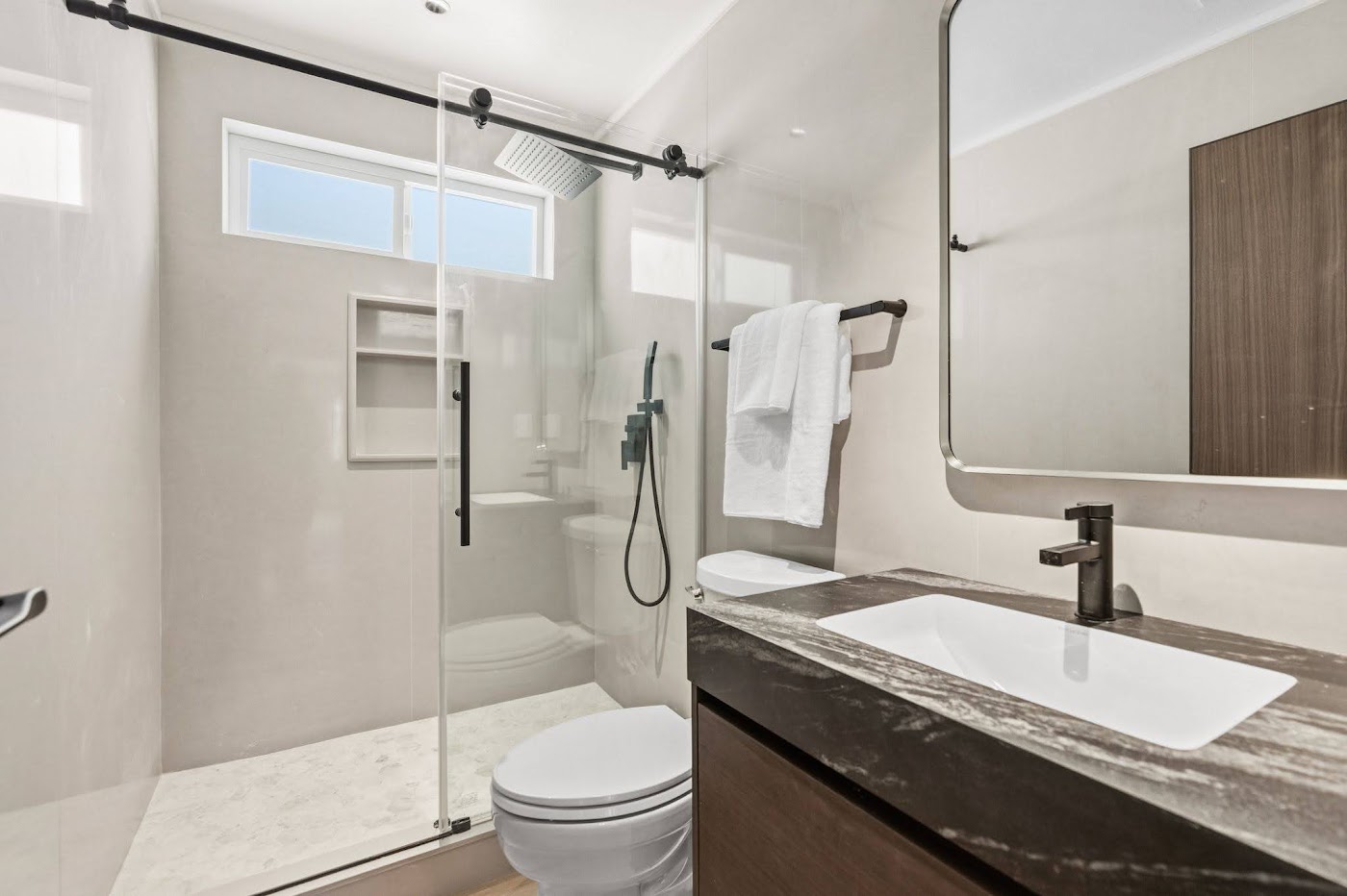 翻新后：525 E Avenida San Juan, San Clemente, CA，照片 31