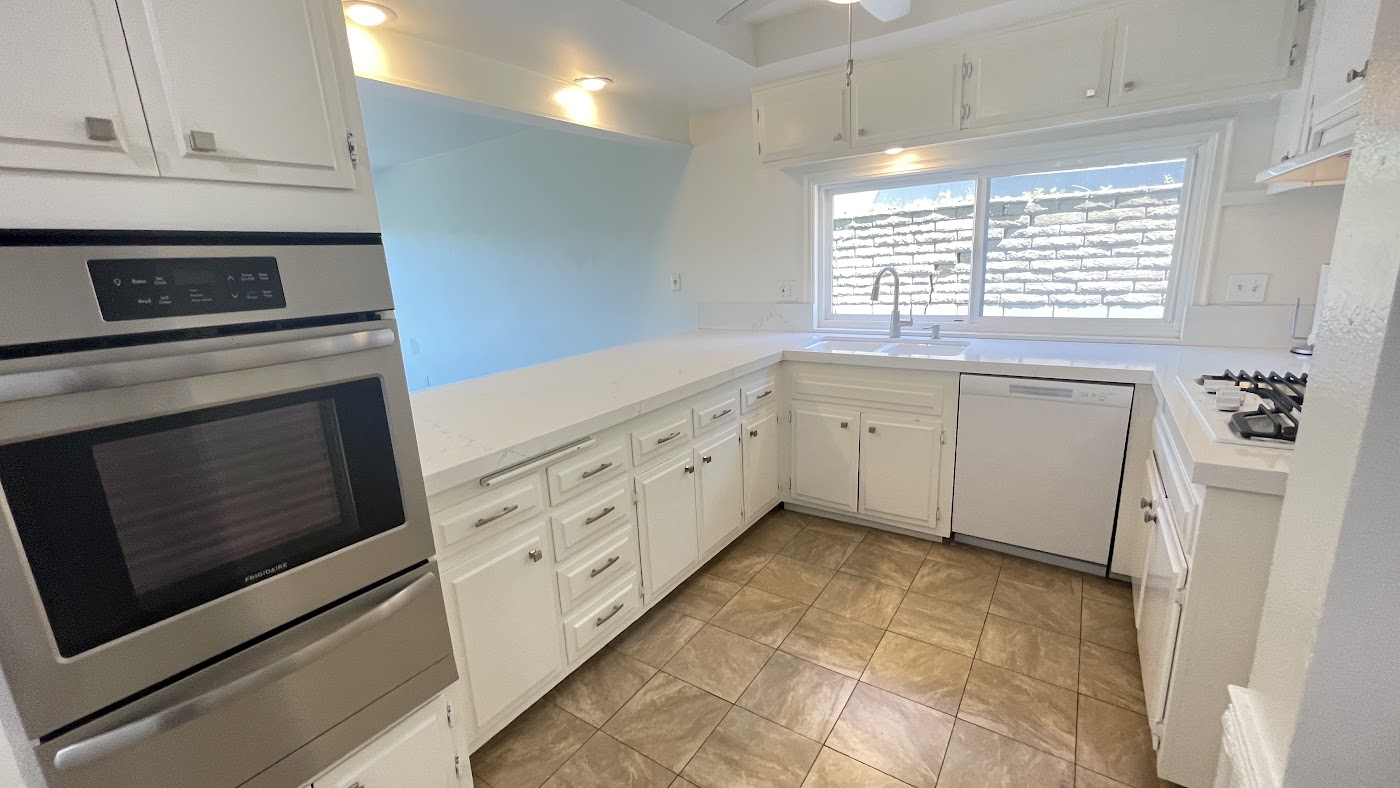 翻新前：525 E Avenida San Juan, San Clemente, CA，照片 27