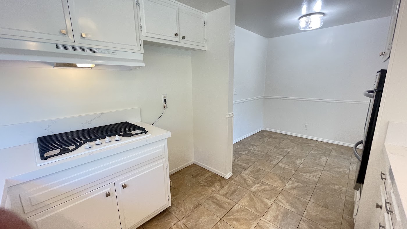 翻新前：525 E Avenida San Juan, San Clemente, CA，照片 29