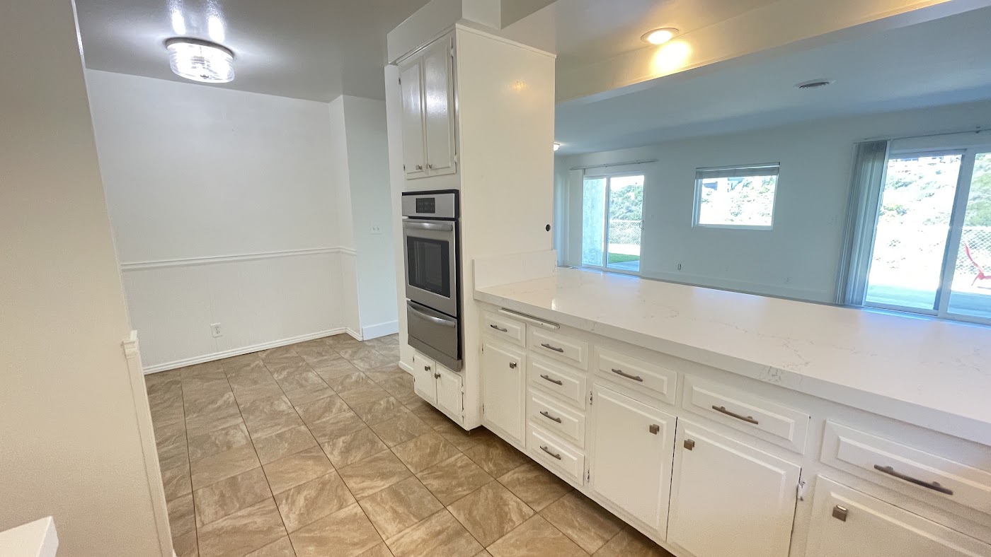 翻新前：525 E Avenida San Juan, San Clemente, CA，照片 30