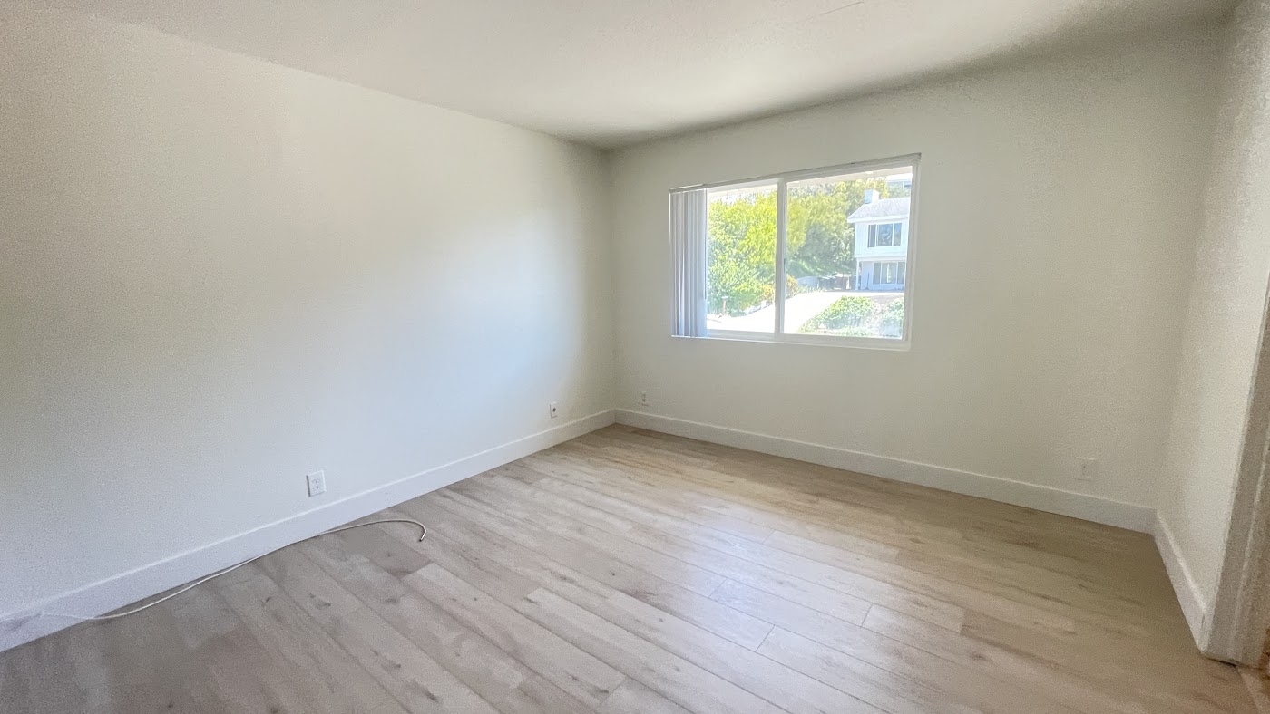 翻新前：525 E Avenida San Juan, San Clemente, CA，照片 34