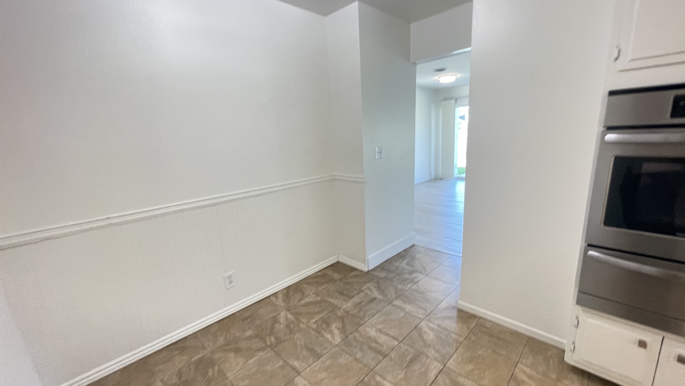 翻新前：525 E Avenida San Juan, San Clemente, CA，照片 38